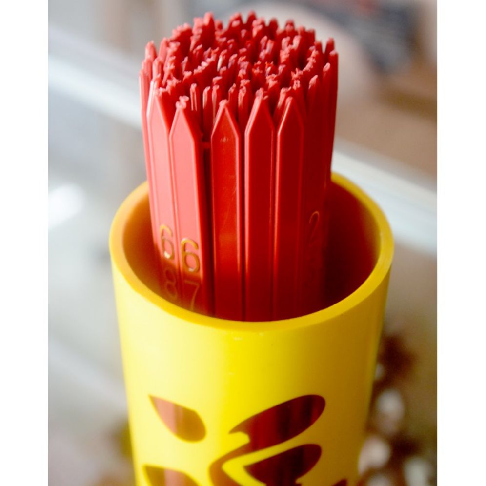 Ống lắc xăm quan thánh